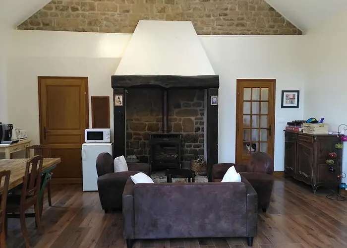 La Mancelliere De Montjoie D'hotes Et Nocleg ze śniadaniem *