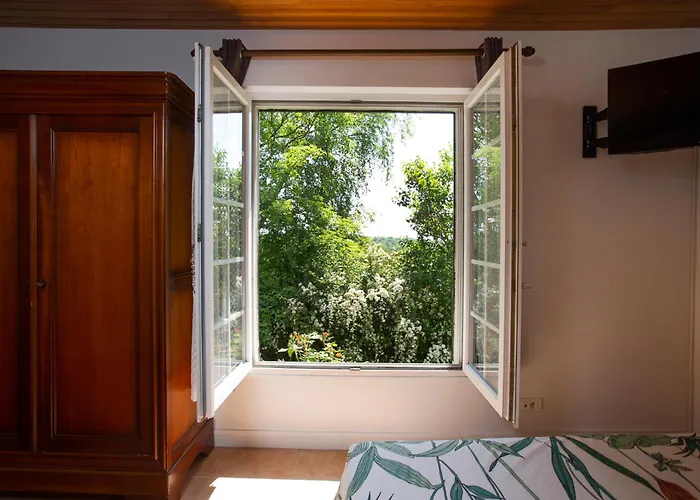 La Mancelliere De Montjoie D'hotes Et *